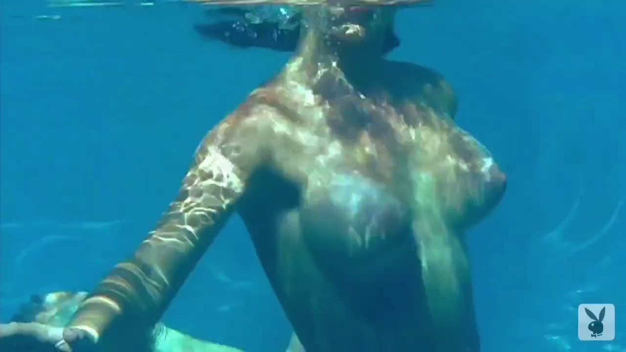 Amanda Cerny sexy nude pic