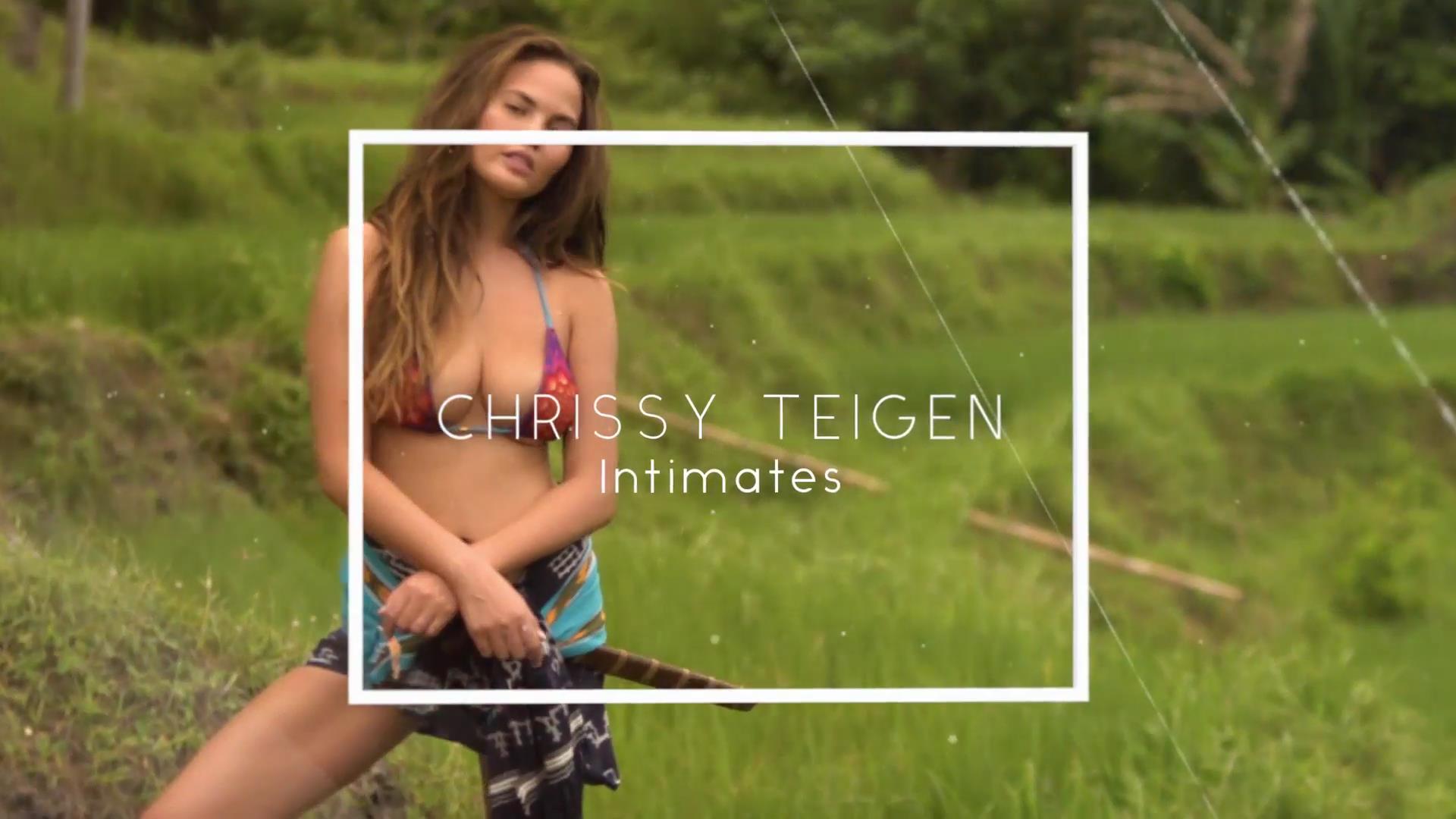 Chrissy Teigen boobs