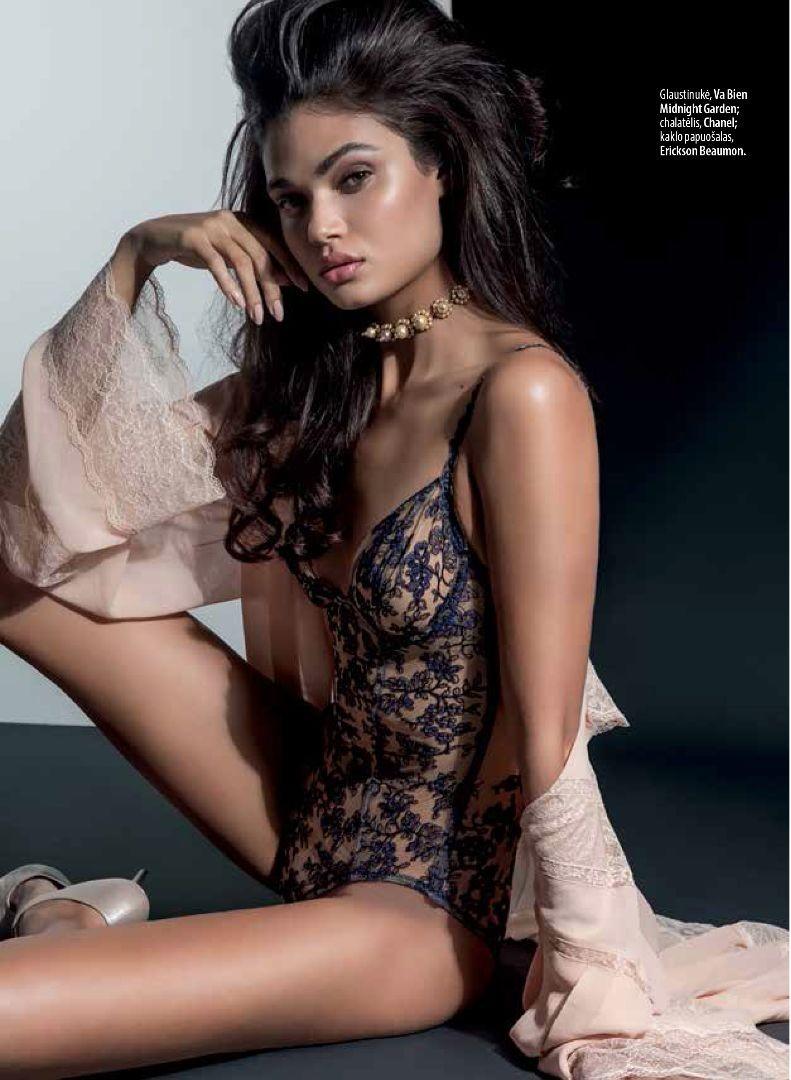Daniela Braga sexy nude pic