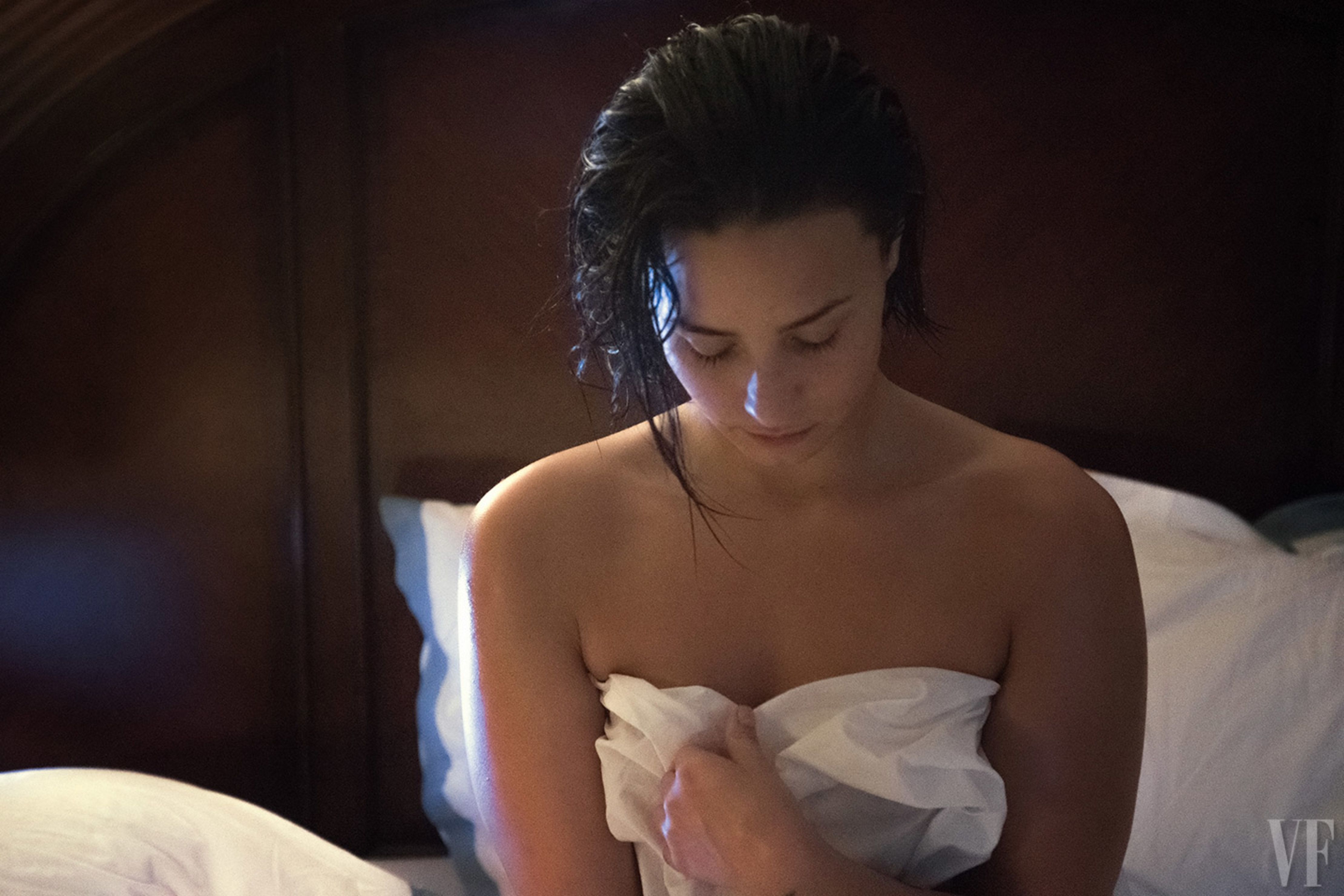 Demi Lovato nipples exposed