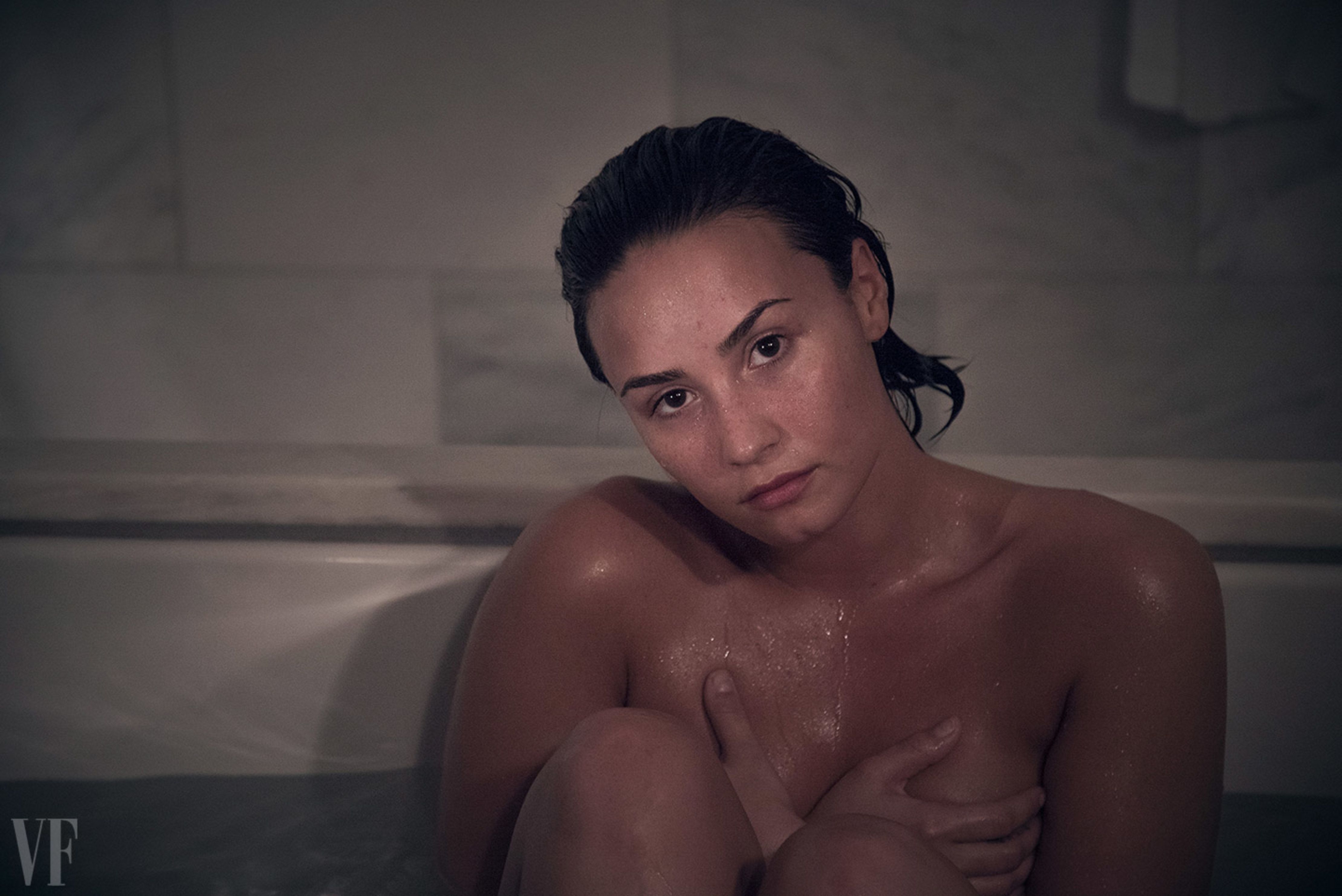 Demi Lovato pussy showing