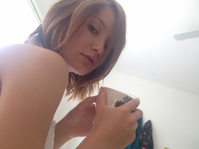 Emily Browning pussy showing