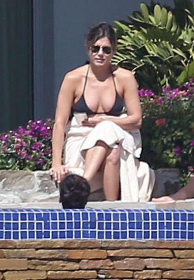 Jennifer Aniston nude photos