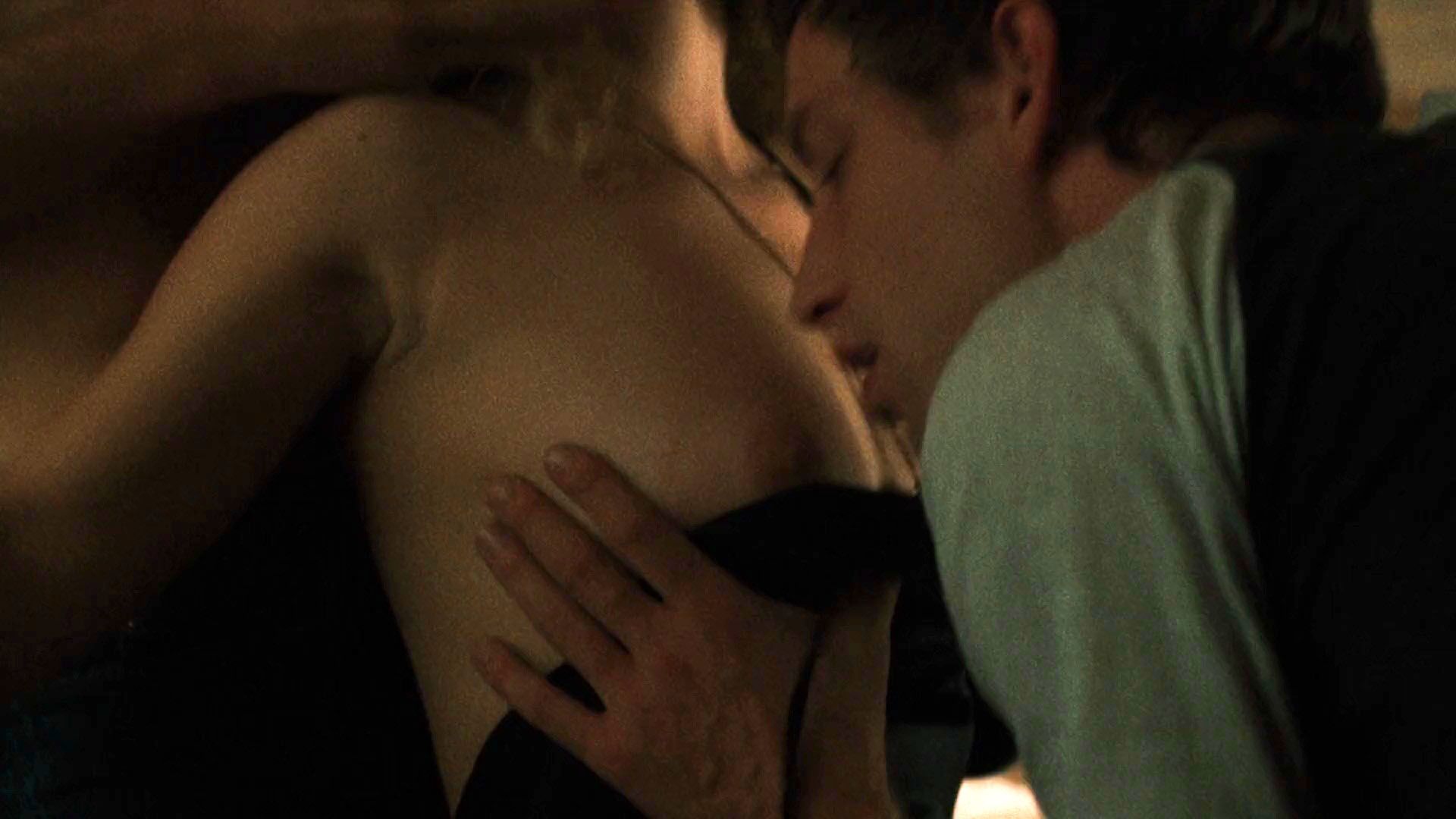 Juno Temple naked boobs