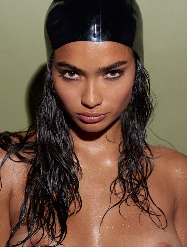 Kelly Gale naked