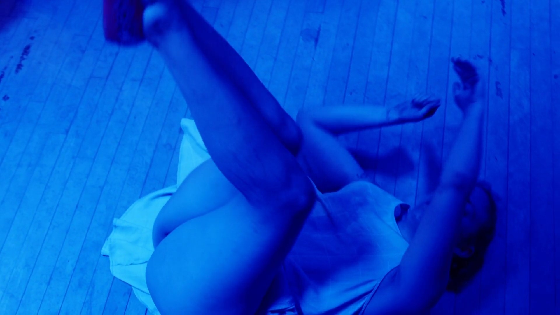 Lena Dunham nude boobs