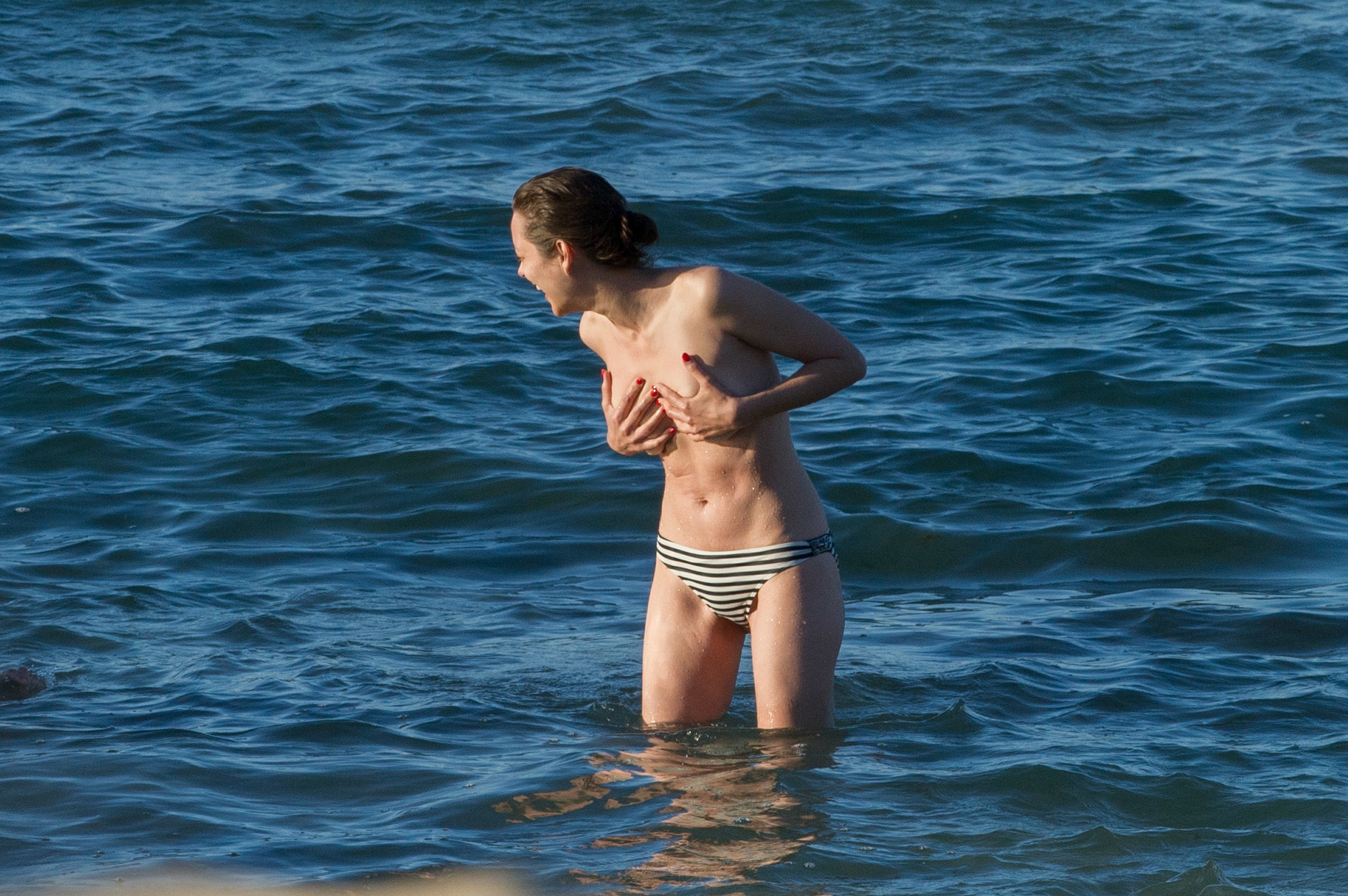 Marion Cotillard naked boobs