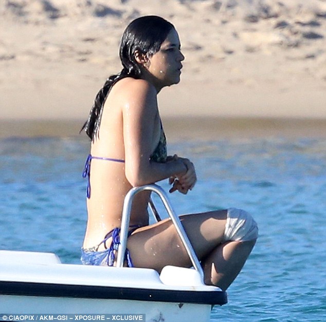 Michelle Rodriguez nude photos