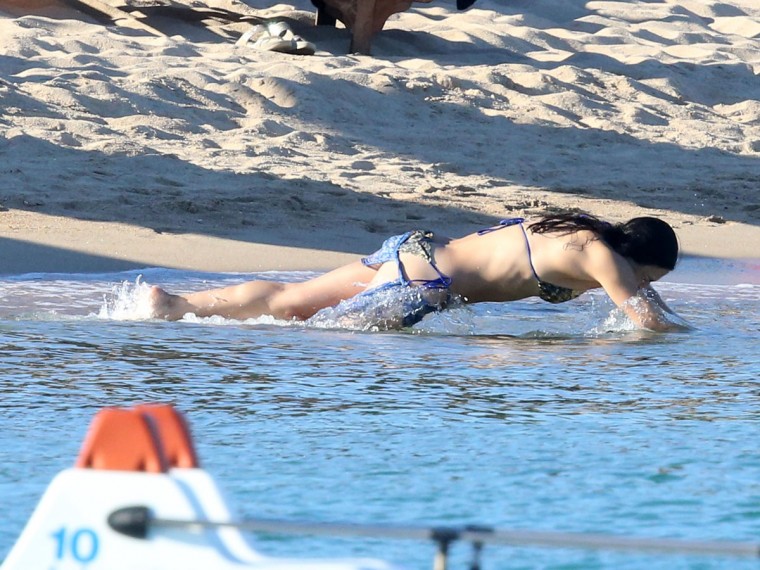 Michelle Rodriguez slip