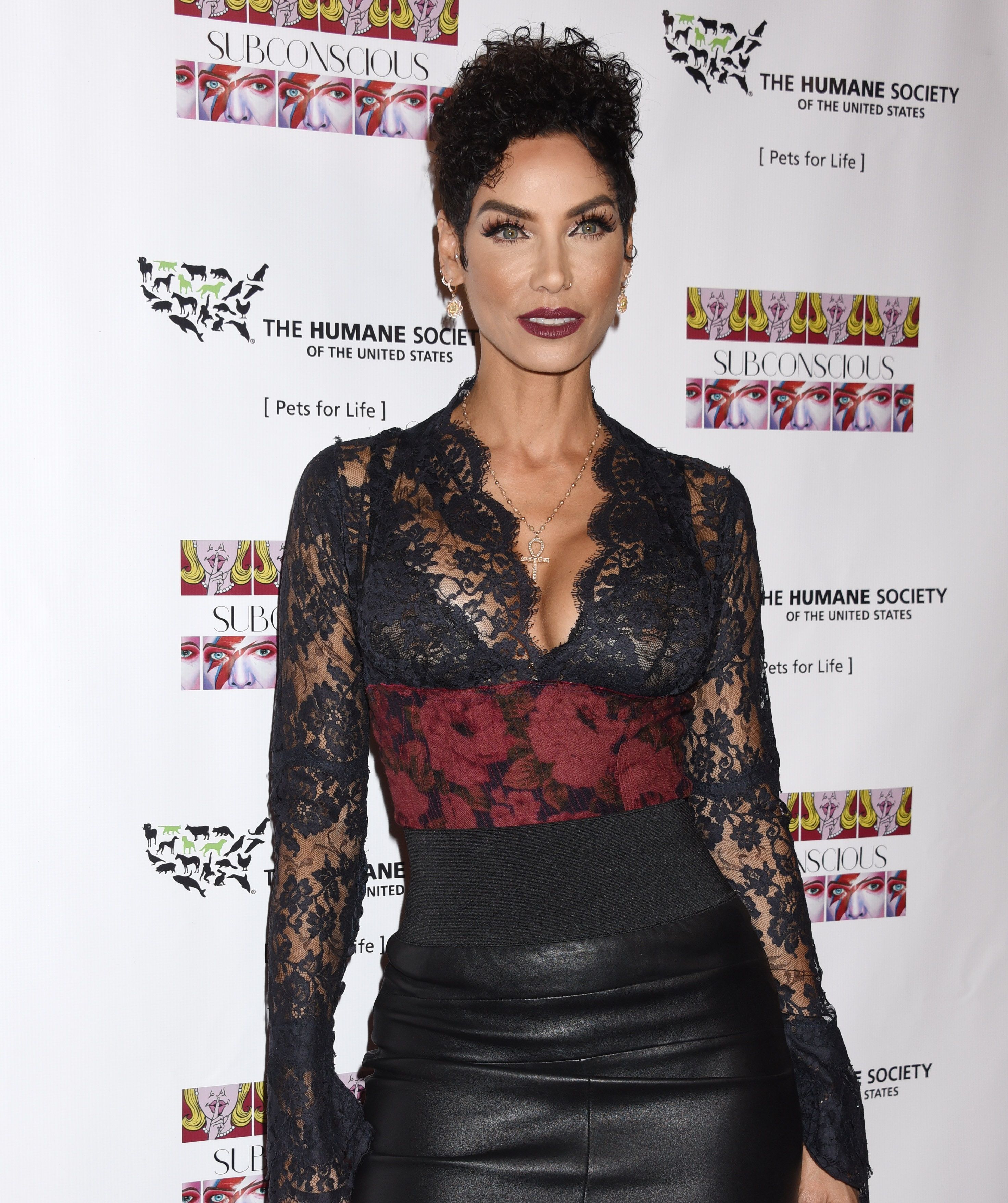 Nicole Murphy shaved pussy