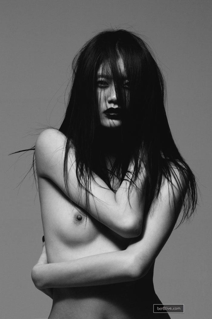 Ming Xi topless pic