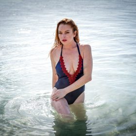 Lindsay Lohan hot boobs