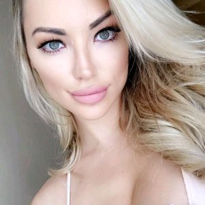 Lindsey Pelas [ LATEST LEAK] Booty Pics • Fappening Sauce