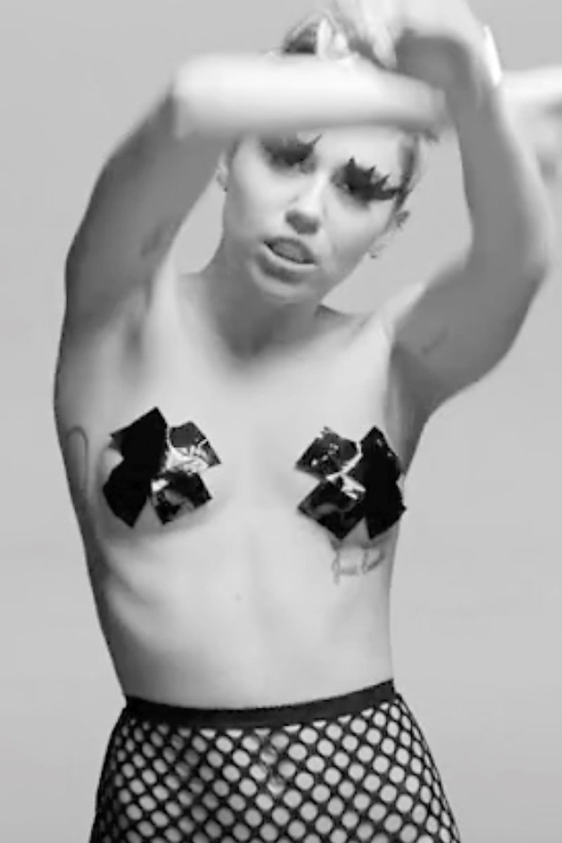 Miley Cyrus nude photos